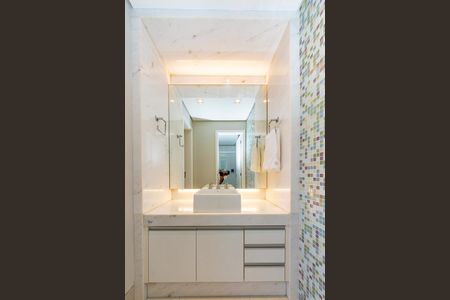 Apartamento à venda com 225m², 3 quartos e 3 vagasBanheiro da Suíte 3