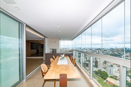 Apartamento à venda com 225m², 3 quartos e 3 vagasVaranda da Sala