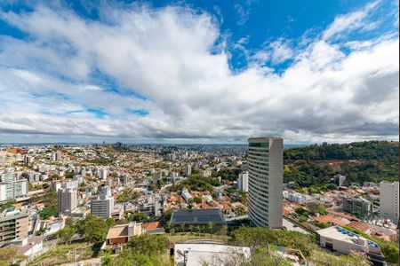 Apartamento à venda com 225m², 3 quartos e 3 vagasVista Suíte 1