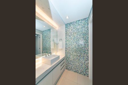 Apartamento à venda com 225m², 3 quartos e 3 vagasBanheiro da Suíte 3