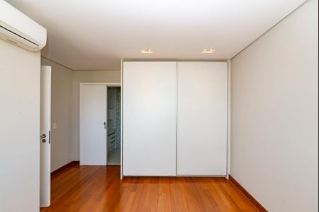 Apartamento à venda com 225m², 3 quartos e 3 vagasSuíte 3