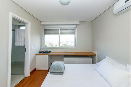 Apartamento à venda com 225m², 3 quartos e 3 vagasSuíte 2