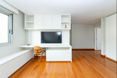 Apartamento à venda com 225m², 3 quartos e 3 vagasSala 2