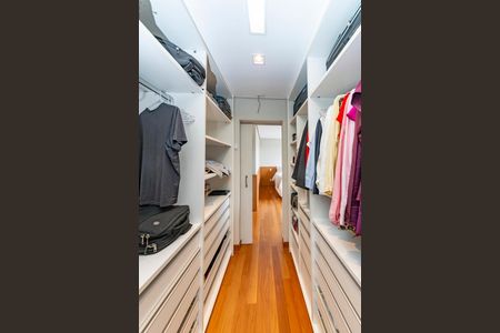 Apartamento à venda com 225m², 3 quartos e 3 vagasBanheiro da Suíte 1