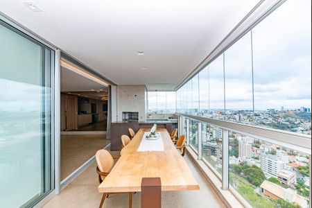 Apartamento à venda com 225m², 3 quartos e 3 vagasVaranda da Sala