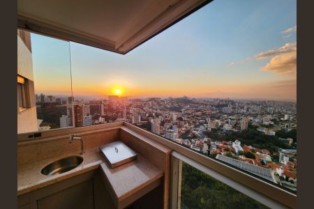 Apartamento à venda com 225m², 3 quartos e 3 vagasVaranda da Sala