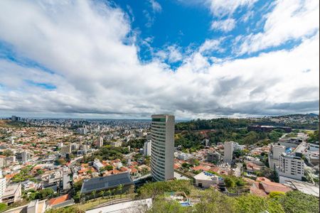 Apartamento à venda com 225m², 3 quartos e 3 vagasVista Suíte 1
