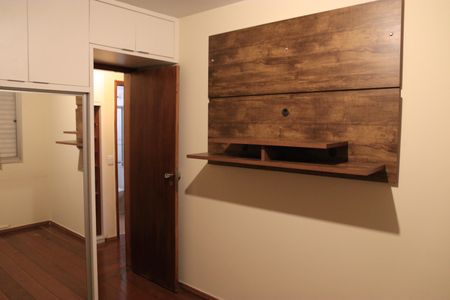 Apartamento para alugar com 109m², 3 quartos e 1 vagaQuarto 01