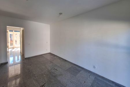 Sala 1 de casa para alugar com 4 quartos, 180m² em Piratininga, Niterói
