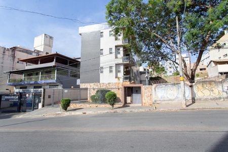 Apartamento à venda com 136m², 3 quartos e 2 vagas Apartamento à venda com 136m², 3 quartos e 2 vagasFachada