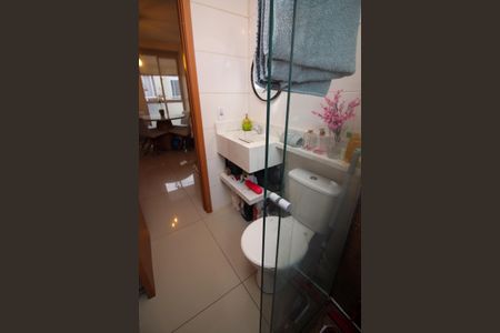 Apartamento à venda com 45m², 2 quartos e 1 vaga Apartamento à venda com 45m², 2 quartos e 1 vagaBanheiro