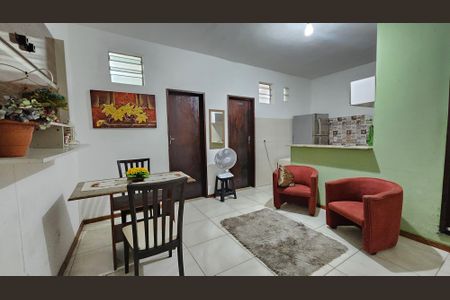Sala de casa para alugar com 2 quartos, 54m² em Boca do Rio, Salvador