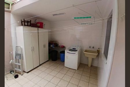 Casa à venda com 225m², 3 quartos e 3 vagas Casa à venda com 225m², 3 quartos e 3 vagasFoto 01