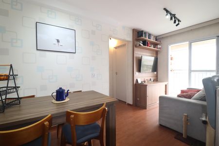 Sala de apartamento à venda com 2 quartos, 49m² em Vila Eldizia, Santo André