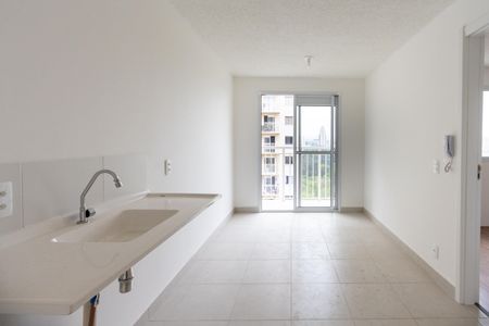 Sala de apartamento para alugar com 1 quarto, 28m² em Parque Industrial Tomas Edson, São Paulo
