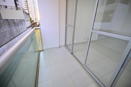 Varanda de apartamento para alugar com 3 quartos, 79m² em Setor Bueno, Goiânia