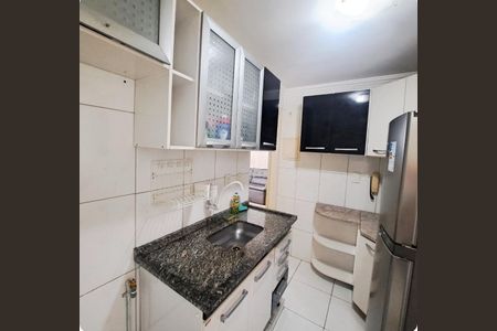 Cozinha de apartamento à venda com 2 quartos, 50m² em Quitaúna, Osasco