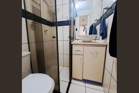 Banheiro de apartamento à venda com 2 quartos, 50m² em Quitaúna, Osasco
