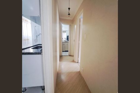Corredor de apartamento à venda com 2 quartos, 50m² em Quitaúna, Osasco