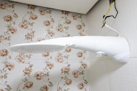 Casa de condomínio para alugar com 59m², 2 quartos e 1 vaga Casa de condomínio para alugar com 59m², 2 quartos e 1 vagaBanheiro