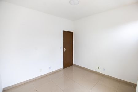 Quarto 1 de casa de condomínio para alugar com 2 quartos, 59m² em Santíssimo, Rio de Janeiro
