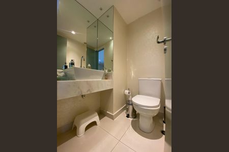 Apartamento à venda com 194m², 3 quartos e 4 vagas Apartamento à venda com 194m², 3 quartos e 4 vagasLavabo