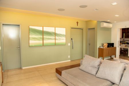 Apartamento à venda com 194m², 3 quartos e 4 vagas Apartamento à venda com 194m², 3 quartos e 4 vagasSala