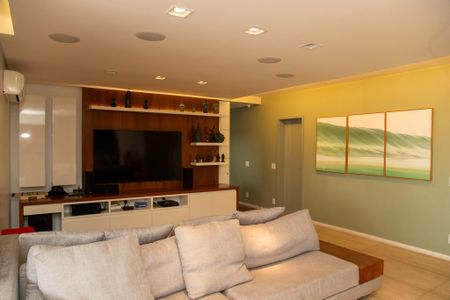 Apartamento à venda com 194m², 3 quartos e 4 vagas Apartamento à venda com 194m², 3 quartos e 4 vagasSala