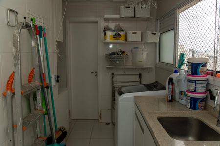 Apartamento à venda com 194m², 3 quartos e 4 vagas Apartamento à venda com 194m², 3 quartos e 4 vagasÁrea de Serviço