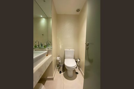 Apartamento à venda com 194m², 3 quartos e 4 vagas Apartamento à venda com 194m², 3 quartos e 4 vagasLavabo