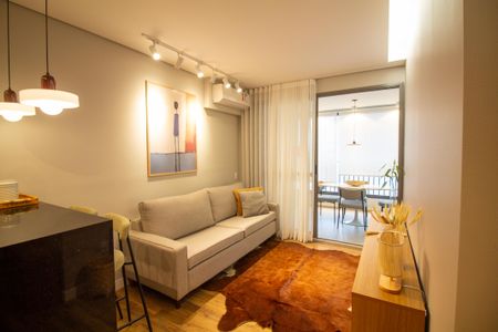 Sala de apartamento para alugar com 2 quartos, 68m² em Santo Amaro, São Paulo