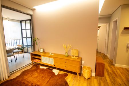 Sala de apartamento para alugar com 2 quartos, 68m² em Santo Amaro, São Paulo