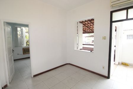Sala de apartamento para alugar com 2 quartos, 70m² em Piedade, Rio de Janeiro