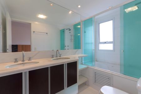Apartamento à venda com 157m², 3 quartos e 3 vagas Apartamento à venda com 157m², 3 quartos e 3 vagasBanheiro Social