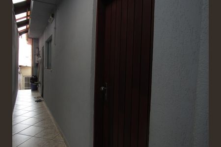 Casa à venda com 150m², 2 quartos e 2 vagasCorredor