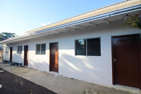 Casa de condomínio à venda com 36m², 1 quarto e sem vaga Casa de condomínio à venda com 36m², 1 quarto e sem vagaFachada