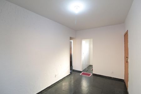 Sala de casa de condomínio para alugar com 2 quartos, 50m² em São João Batista, Belo Horizonte