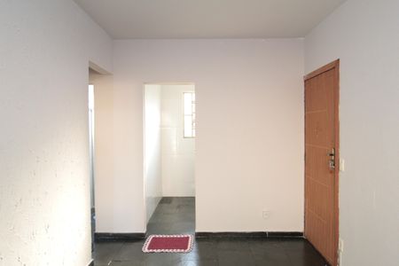 Sala de casa de condomínio para alugar com 2 quartos, 50m² em São João Batista, Belo Horizonte
