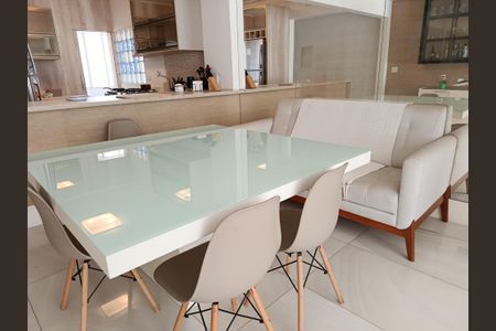 Apartamento à venda com 140m², 3 quartos e 1 vaga Apartamento à venda com 140m², 3 quartos e 1 vagaSala