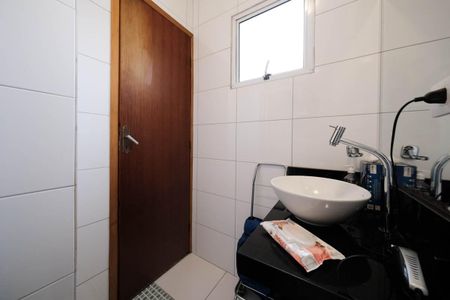 Casa de condomínio à venda com 52m², 2 quartos e 1 vagaBanheiro da Suíte 1