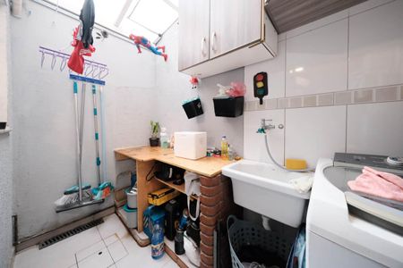 Casa de condomínio à venda com 52m², 2 quartos e 1 vagaÁrea de Serviço