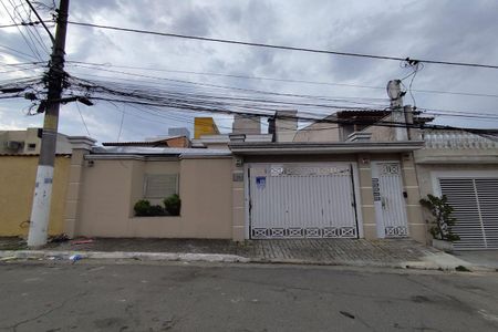 Casa de condomínio à venda com 52m², 2 quartos e 1 vaga Casa de condomínio à venda com 52m², 2 quartos e 1 vagaFachada