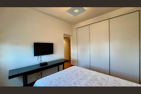 Apartamento à venda com 288m², 4 quartos e 6 vagas Apartamento à venda com 288m², 4 quartos e 6 vagasQuarto