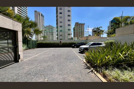 Apartamento à venda com 288m², 4 quartos e 6 vagas Apartamento à venda com 288m², 4 quartos e 6 vagasvagas para visitantes