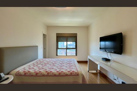 Apartamento à venda com 288m², 4 quartos e 6 vagas Apartamento à venda com 288m², 4 quartos e 6 vagasSuíte