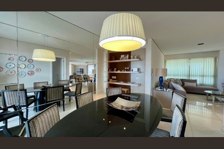 Apartamento à venda com 288m², 4 quartos e 6 vagas Apartamento à venda com 288m², 4 quartos e 6 vagasSala 2