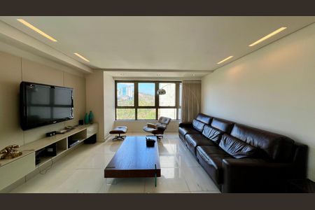 Apartamento à venda com 288m², 4 quartos e 6 vagas Apartamento à venda com 288m², 4 quartos e 6 vagasSala