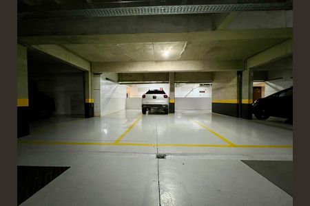 Apartamento à venda com 288m², 4 quartos e 6 vagas Apartamento à venda com 288m², 4 quartos e 6 vagasGaragem