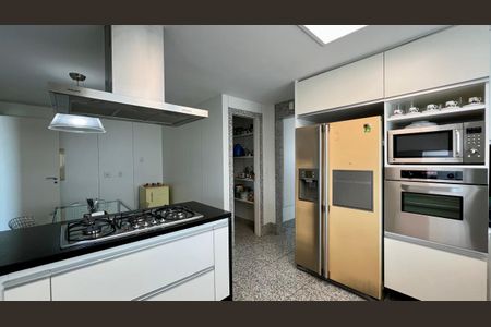 Apartamento à venda com 288m², 4 quartos e 6 vagas Apartamento à venda com 288m², 4 quartos e 6 vagasCozinha