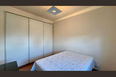 Apartamento à venda com 288m², 4 quartos e 6 vagas Apartamento à venda com 288m², 4 quartos e 6 vagasQuarto